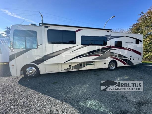 Used 2021 Thor Motor Coach Hurricane 35M image 1