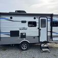 Used 2020 Coachmen RV Catalina Summit Series 172BHS thumbnail image 4