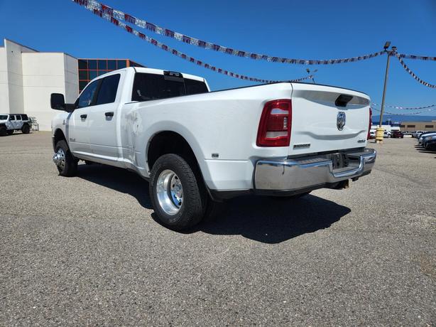 2024 RAM 3500 BIG HORN image 3
