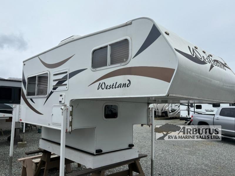 Used 2018 Westland RV Travelaire 7.6 Mid-Size display photo