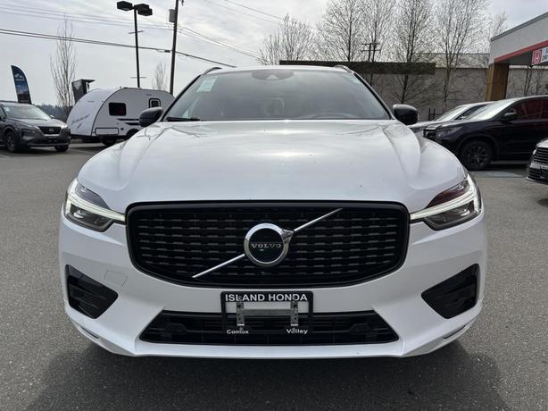 2021 Volvo XC60 R-Design image 2