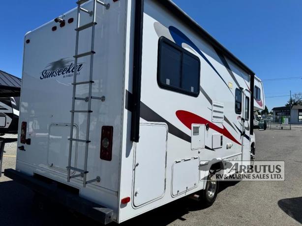 Used 2016 Forest River RV Sunseeker 2290S Ford image 4