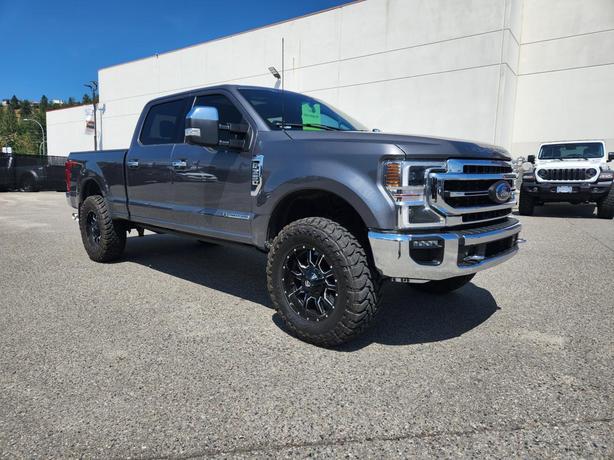 2022 Ford Super Duty F-350 SRW LARIAT image 2
