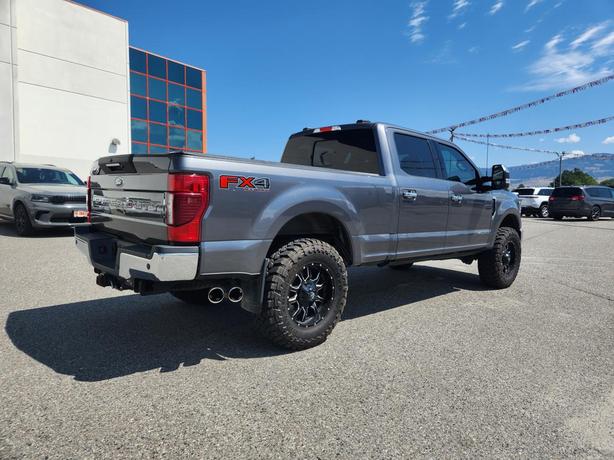 2022 Ford Super Duty F-350 SRW LARIAT image 4