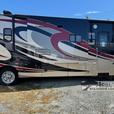 Used 2008 Triple E Commander 3712FGB thumbnail image 2