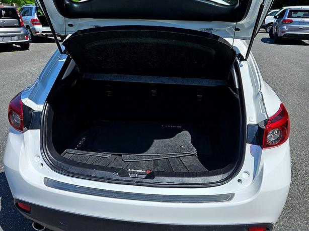 2014 Mazda  Mazda3 s Grand Touring image 7