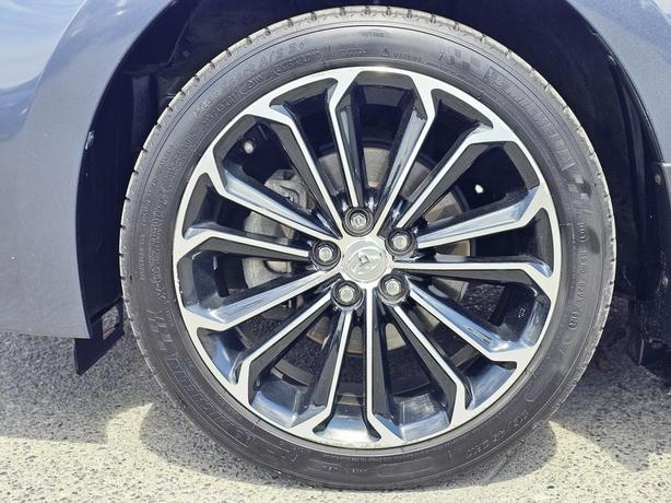 2015 Toyota Corolla 4dr Sdn S image 5