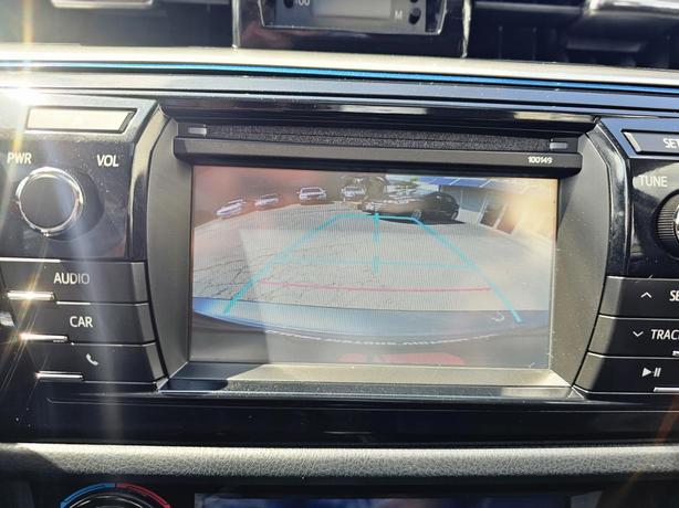 2015 Toyota Corolla 4dr Sdn S image 7