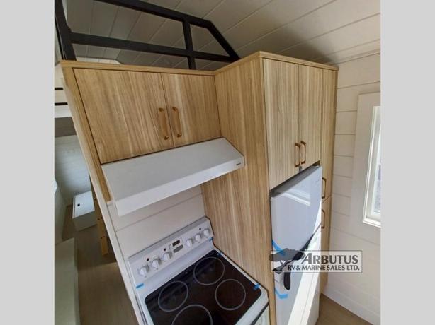 Used 2022 Stattonrock Construction GALIANO VILLA 32' image 8