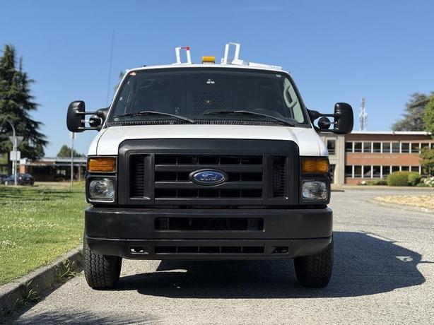 2011 Ford Econoline E-350 Super Duty Cargo Van with Shelving & Ladder Rack image 3