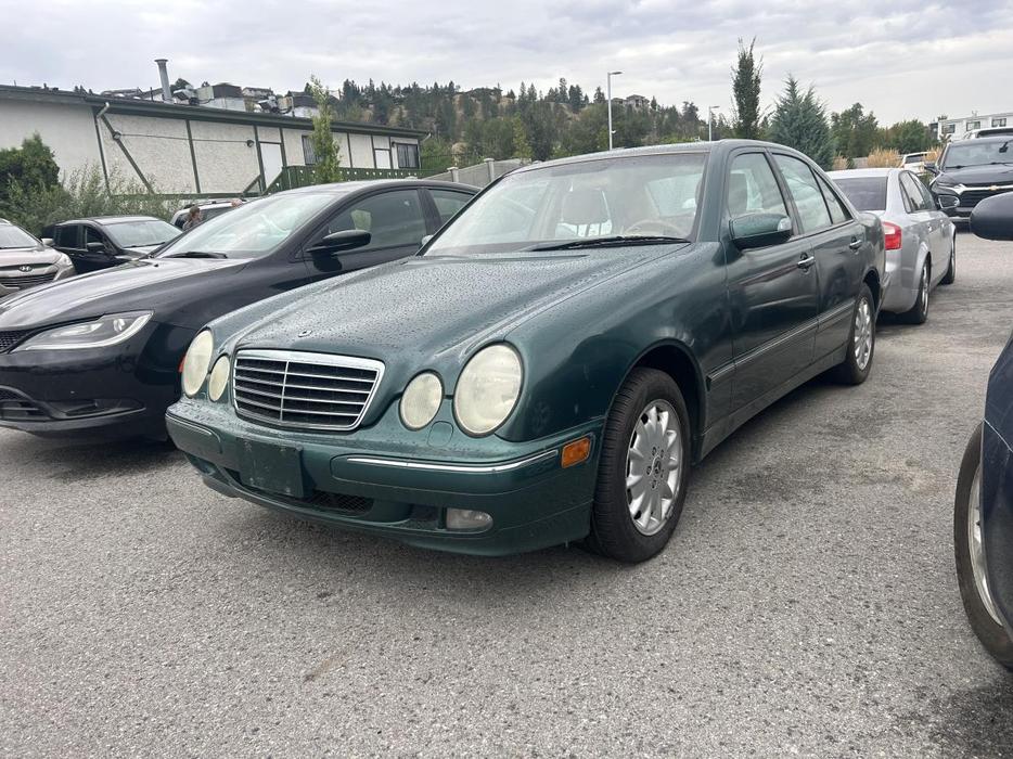 2001 Mercedes-Benz E320 3.2L display photo