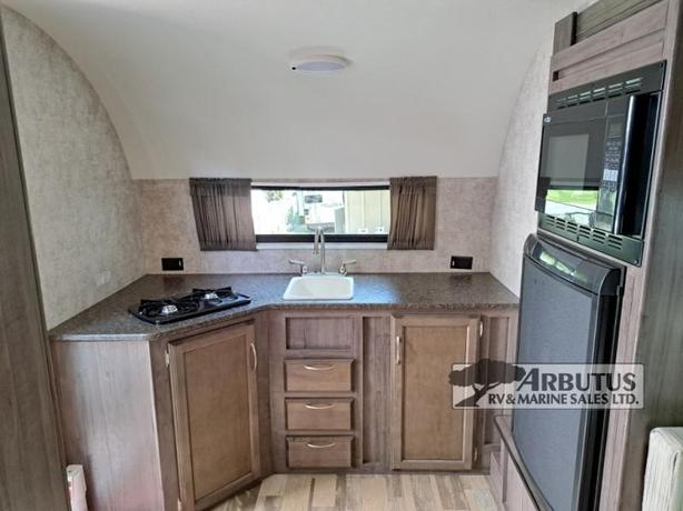 Used 2018 Winnebago Industries Towables Minnie Drop WD1790 image 8