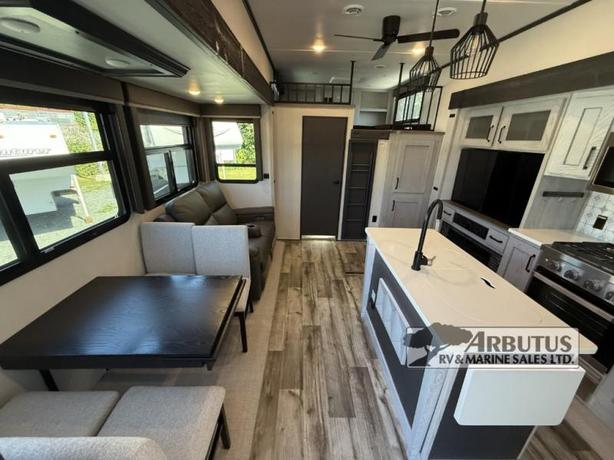 Used 2024 Keystone RV Montana High Country 381TB image 7