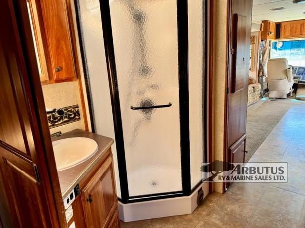 Used 2008 Triple E Commander 3712FGB image 8