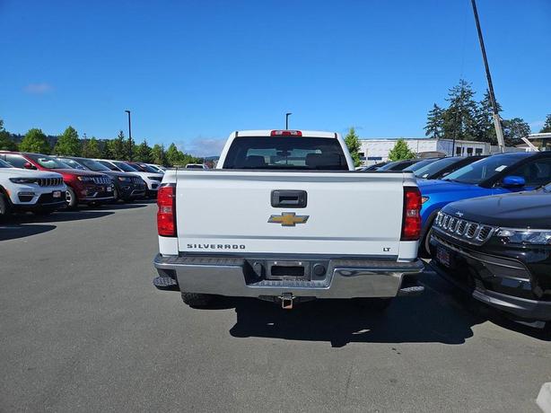 2017 Chevrolet Silverado 1500 LT | No Reported Accidents! image 5