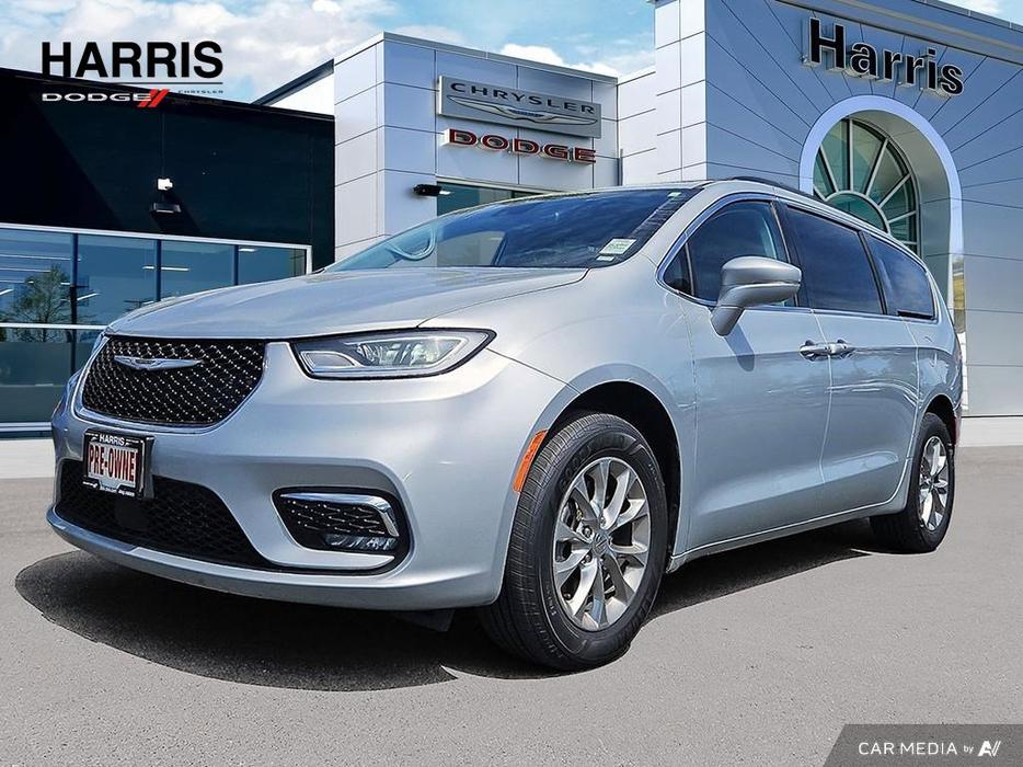 2022 Chrysler Pacifica Touring L AWD | No Reported Accidents | One Owner! display photo