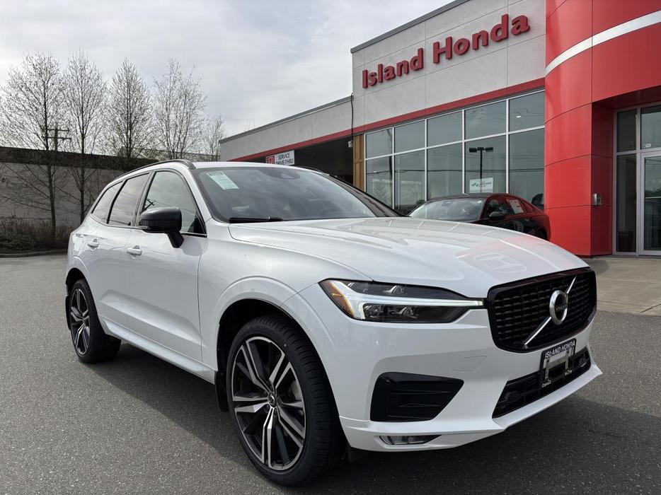 2021 Volvo XC60 R-Design display photo
