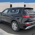 2024 Mitsubishi Outlander SE thumbnail image 3