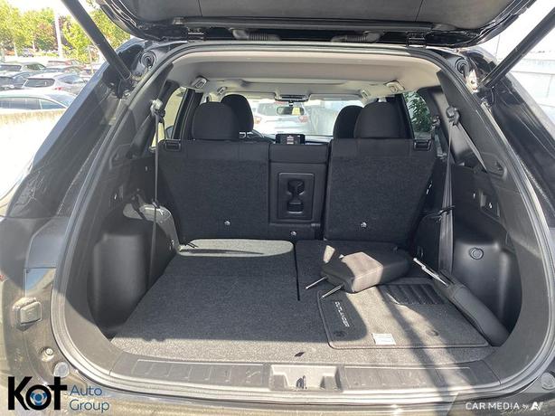 2024 Mitsubishi Outlander SE image 5