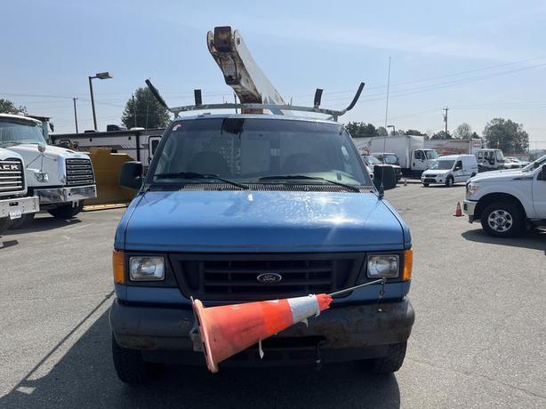 2005 Ford Econoline E-350 Super Duty Bucket Lift Cargo Van image 8