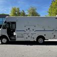2009 Morgan Olson Workhorse 16-Foot Mobile Service Workshop Step Van thumbnail image 2