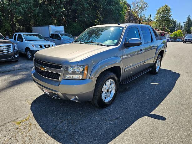 2007 Chevrolet  Avalanche LT w/2LT image 2