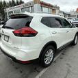 2017 Nissan Rogue thumbnail image 6