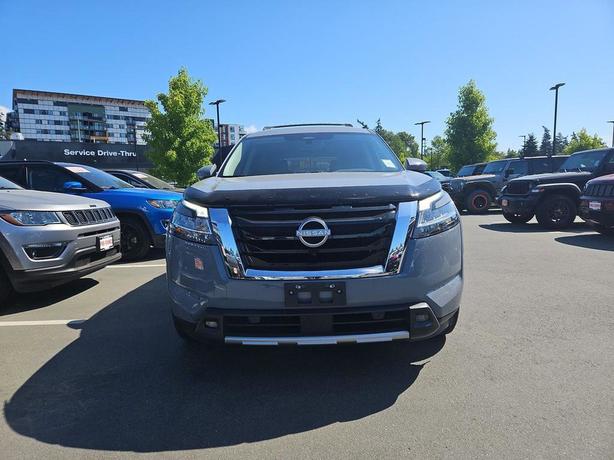 2023 Nissan Pathfinder SL | Remote Start | Power Liftgate! image 2