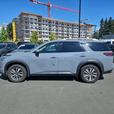 2023 Nissan Pathfinder SL | Remote Start | Power Liftgate! thumbnail image 3