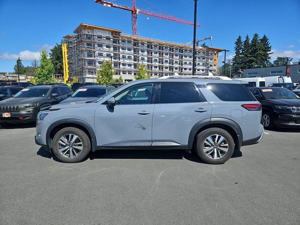 2023 Nissan Pathfinder SL | Remote Start | Power Liftgate! image 3