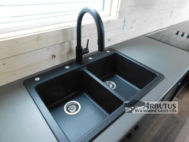 Used 2022 Stattonrock Island Chalet TH12 image 4