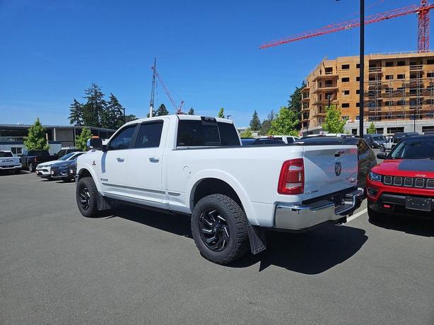 2020 RAM 3500 Limited 4x4 Crew Cab 6'4 Box | Power Sunroof! image 4