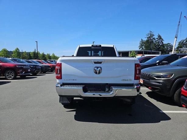 2020 RAM 3500 Limited 4x4 Crew Cab 6'4 Box | Power Sunroof! image 5