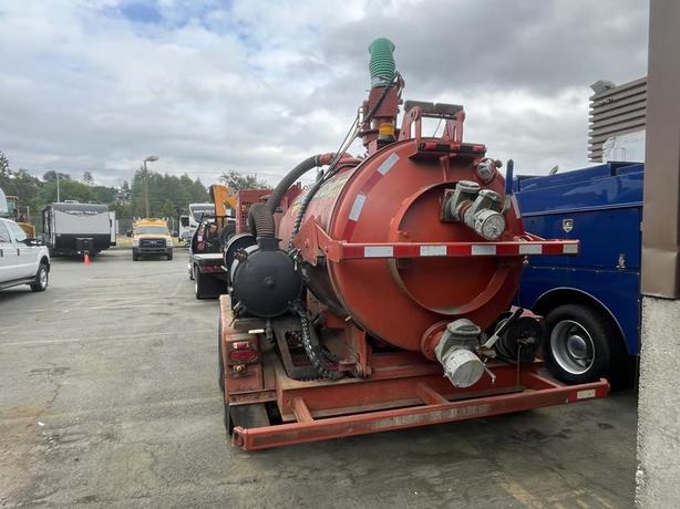 2015 Ditch Witch FX50 800 Gal image 4