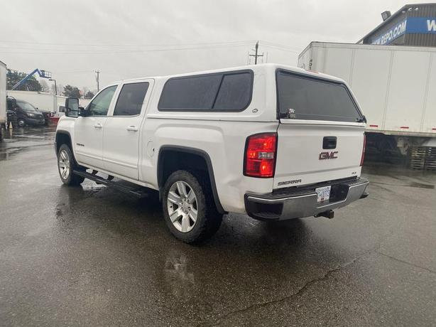 2015 GMC Sierra 1500 SLE Crew Cab Short Box 4WD With Canopy image 3