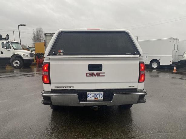 2015 GMC Sierra 1500 SLE Crew Cab Short Box 4WD With Canopy image 4