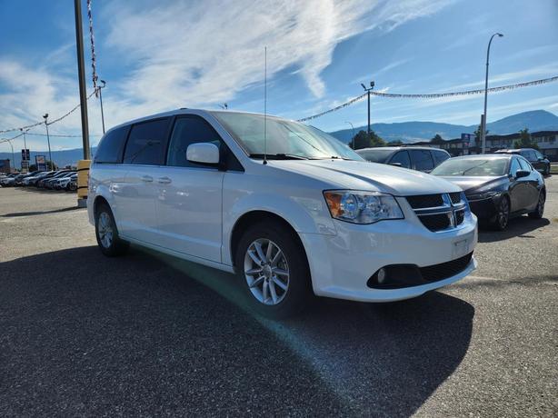 2019 Dodge Grand Caravan SXT PREMIUM PLUS image 2