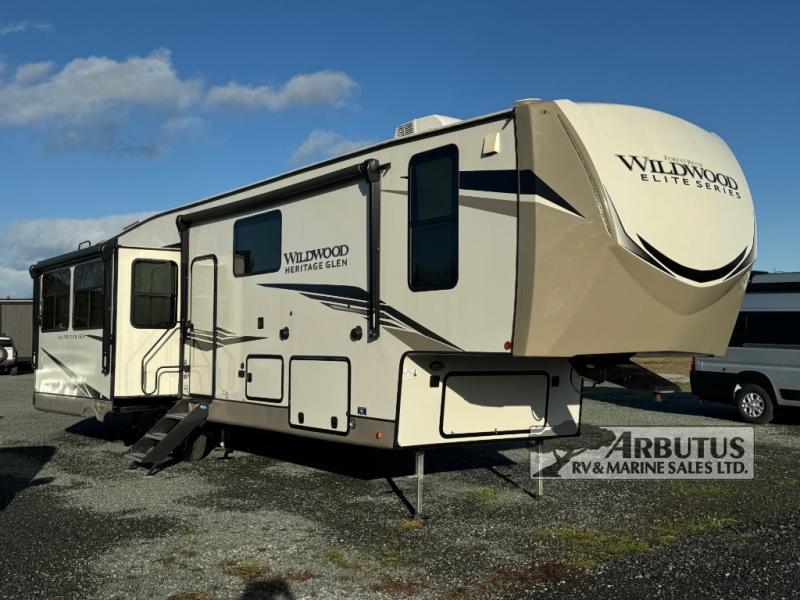 Used 2022 Forest River RV Wildwood Heritage Glen Elite Series 34RL display photo
