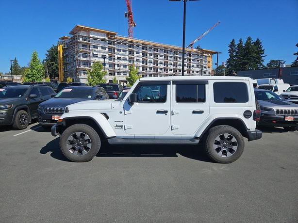 2020 Jeep Wrangler Sahara 4x4 | Keyless Start | Back-Up Camera! image 3