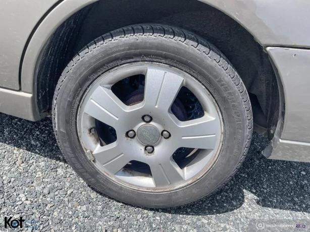 2003 FORD FOCUS image 6