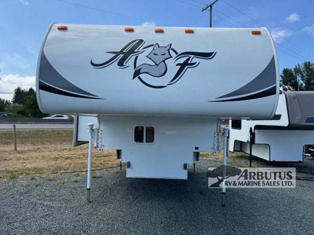 Used 2016 Northwood Arctic Fox Camper 811 Wet Bath image 2