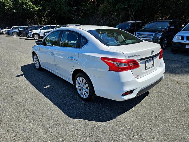 2017 Nissan  Sentra SV image 3