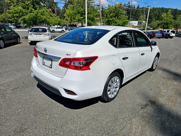 2017 Nissan  Sentra SV image 4