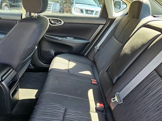 2017 Nissan  Sentra SV image 8