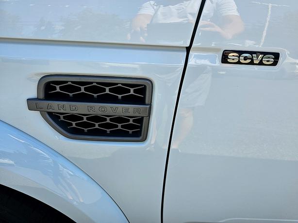 2015 Land Rover  LR4 HSE image 7