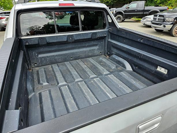2006 Honda  Ridgeline RTL with MOONROOF image 6