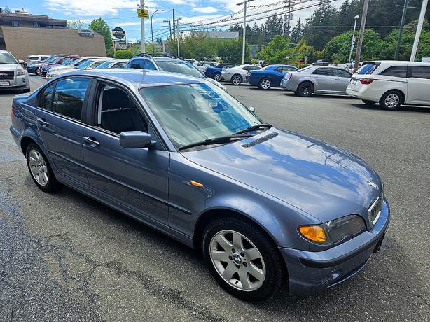 2002 BMW  325xi image 1