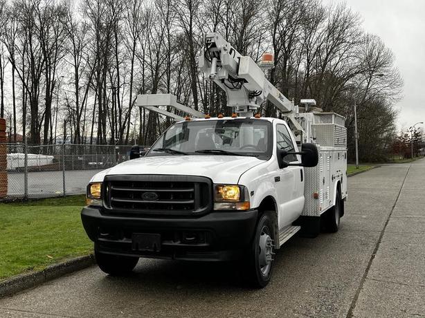 2004 Ford F-450 SD Bucket  Truck  2WD image 4