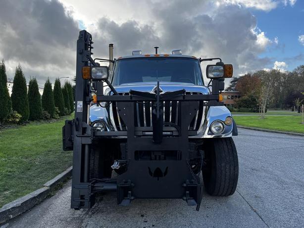 2011 International 7300 Dump Truck With Plow and Spreader Diesel image 3