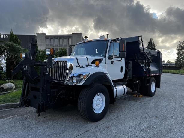 2011 International 7300 Dump Truck With Plow and Spreader Diesel image 5